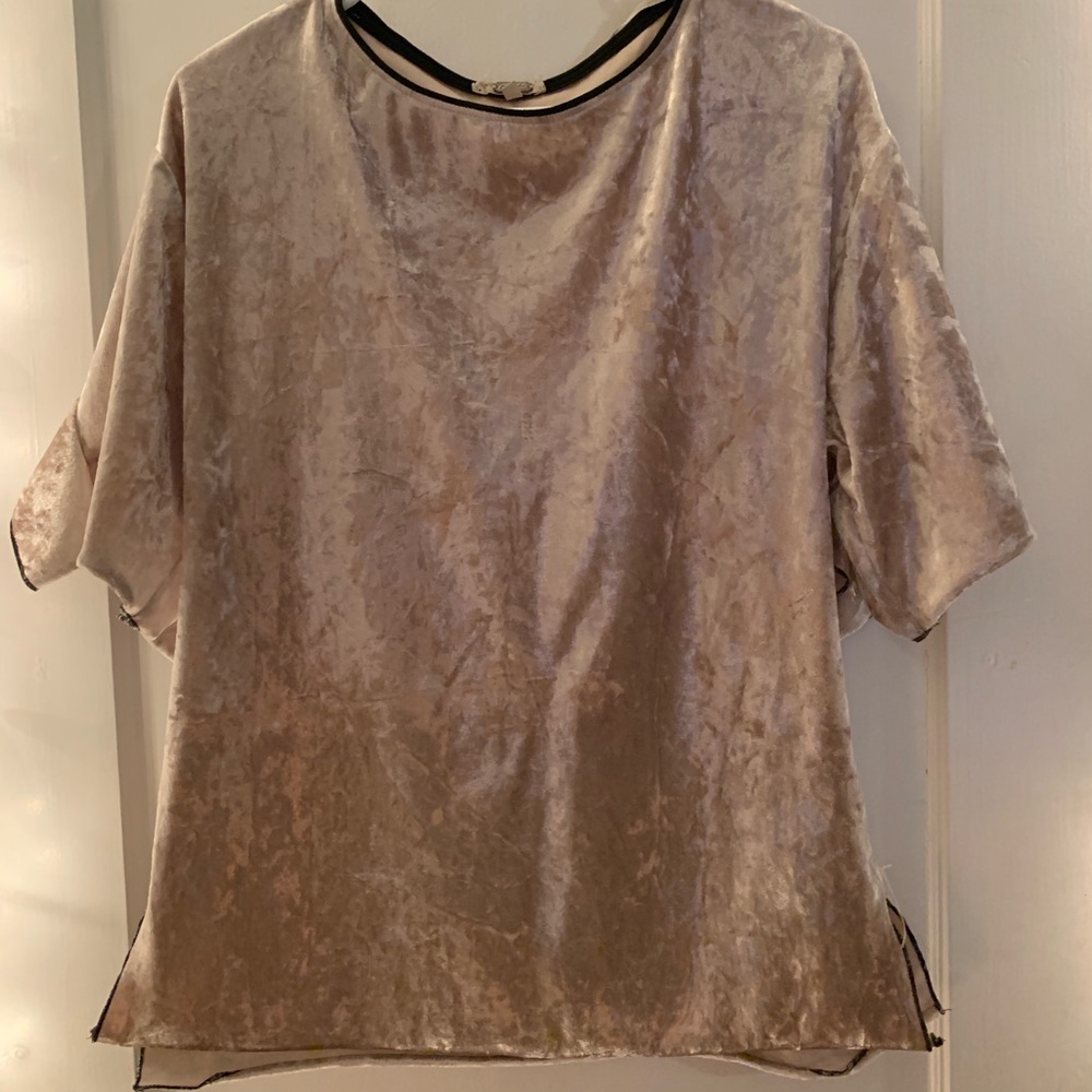 Gimmicks top